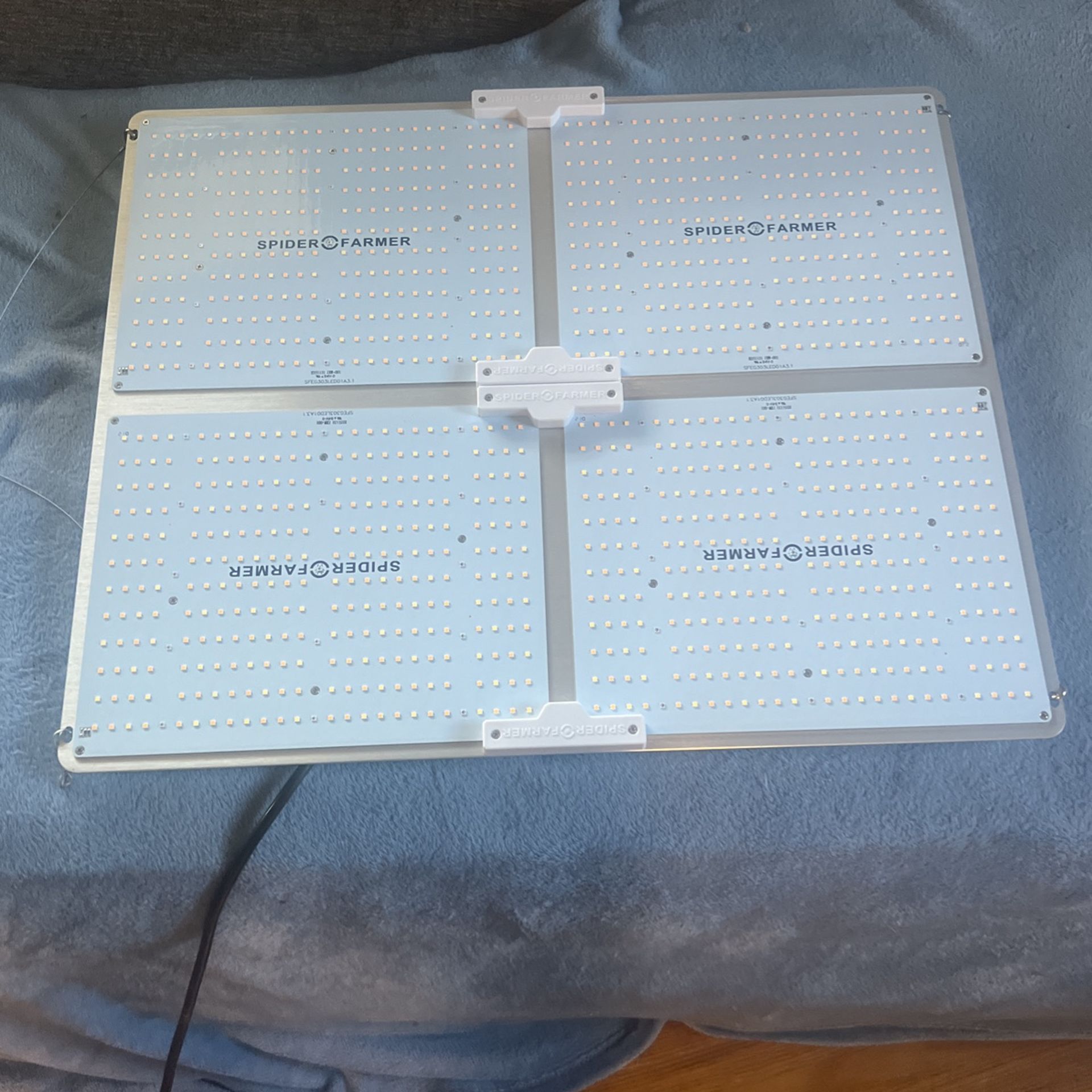 Spider Farmer Grow Light. 
