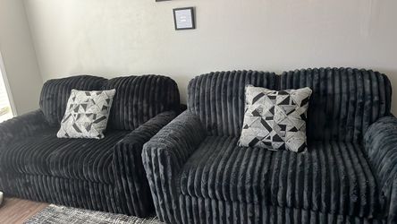 Black Ribbed Plush Sofa Set