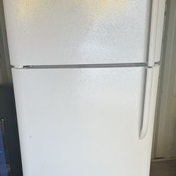 Refrigerator (Frigidaire )