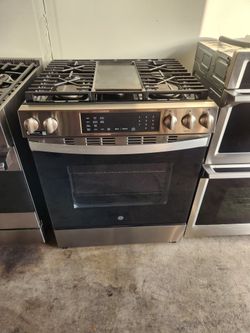 Una Estufa De Gas 5 Quemadores Tres Meses De Garantia Se Yeba Adomisilio El Mismo Dia