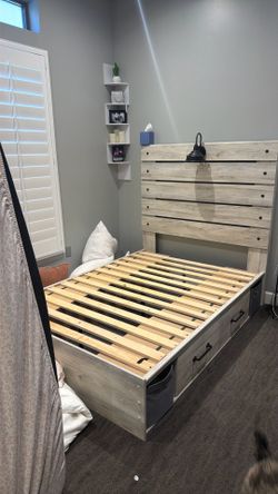Full size bed and dresser