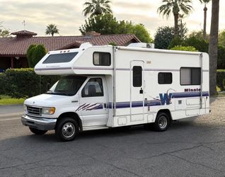Winnebago Mini Winnie 21 Foot￼