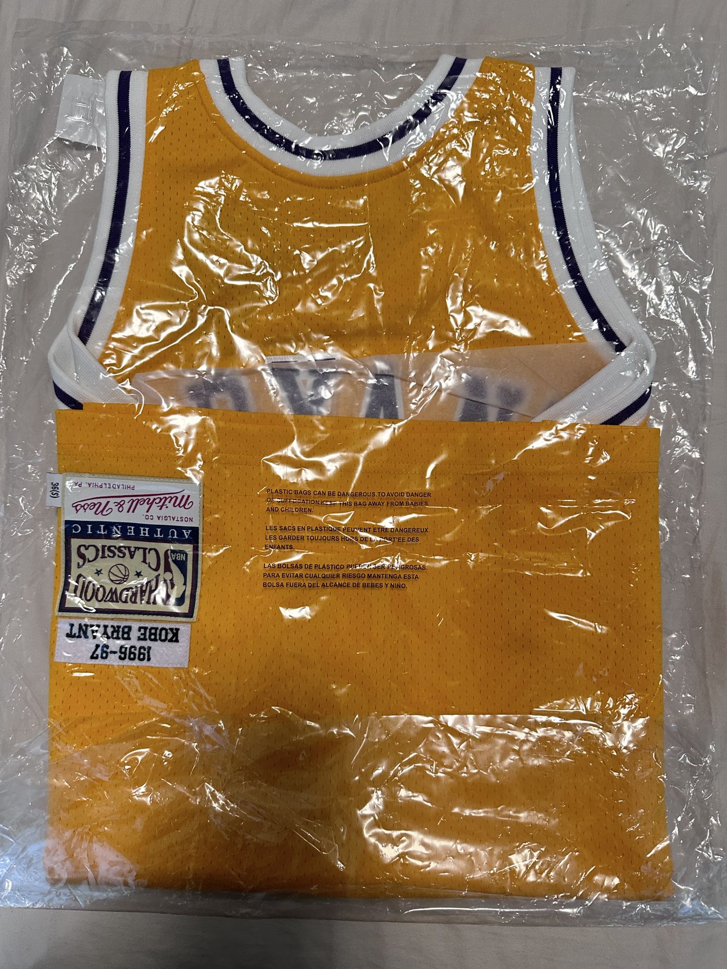 Mitchell and Ness Kobe Bryant Los Angeles Lakers 96-97 Jersey Blue (S) (36)