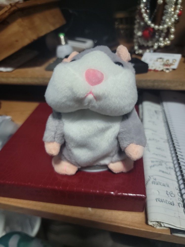 Hamster That Mimics Everything You Say Battery Operated