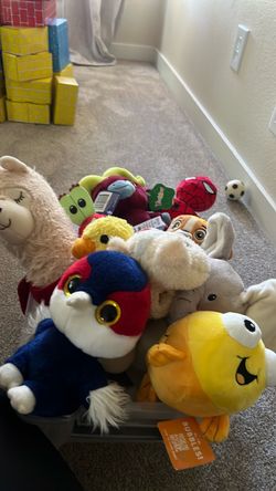 Mixed Lot of Stuffed Animal Plush Toys