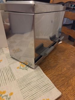Straw Dispenser