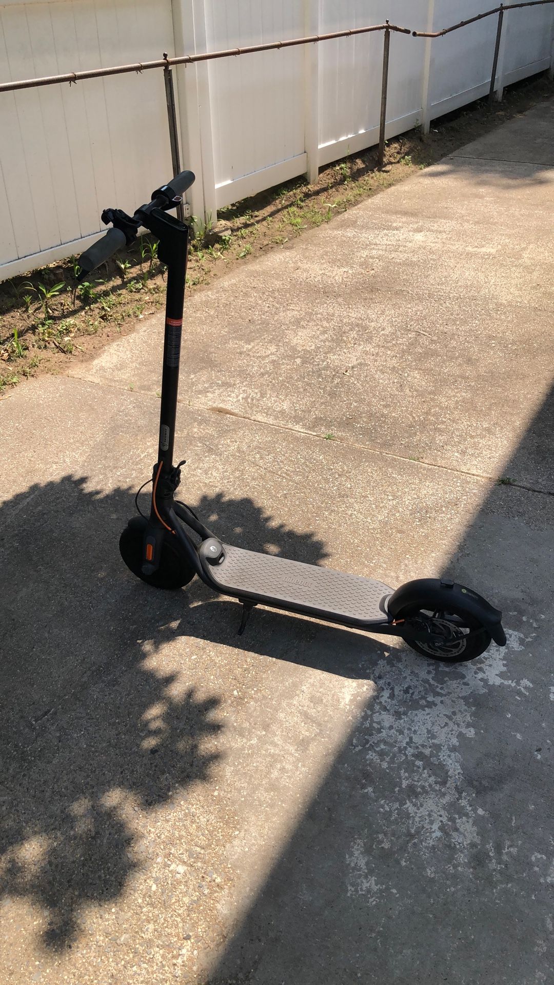 Segway Ninebot Kick Commuter Scooter F30 With Brand New Charger