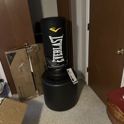 Everlast Standing Punching Bag 