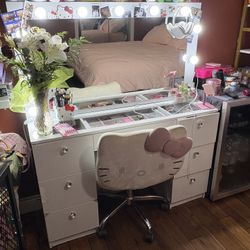Vanity Table 