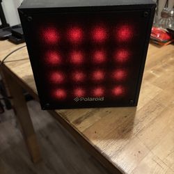 Polaroid blue tooth speaker