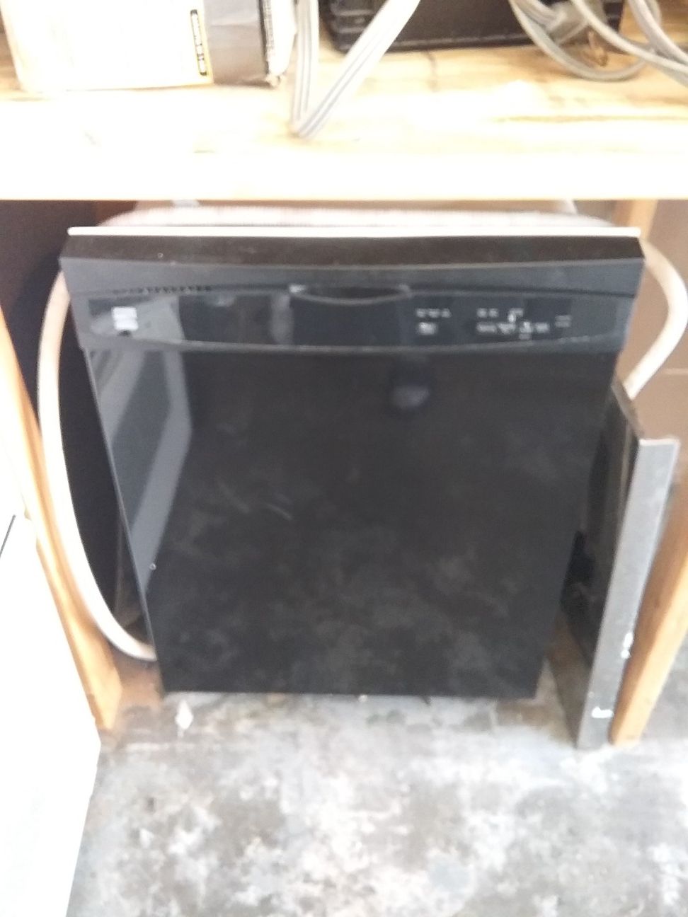 Black Kenmore dishwasher with plastic tub in excellent working condition