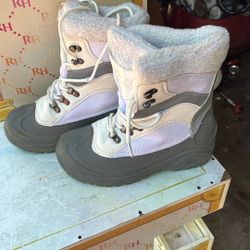 Woman Snow Boots 8