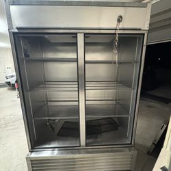 TRUE Commercial Refrigerator MODEL: T - 49 - HC Used For Parts As Is Or I Can Fix, Needs New Compressor