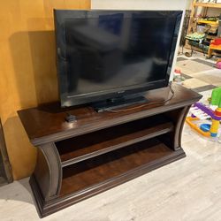 Tv With Stand And Roku Box 