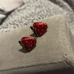 Vintage 90s Avon Very Berry Strawberry Glaze Enamel Goldtone Clip Earrings