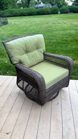 CHAIR; wicker look 360 swivel rocker