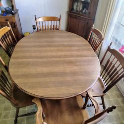 Tell City Table With Chairs And Leaf