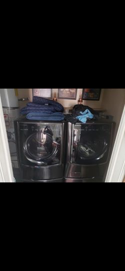 LG SIGNATURE 5.8 CU FT WASHER AND DRYER WITH PEDESTAL