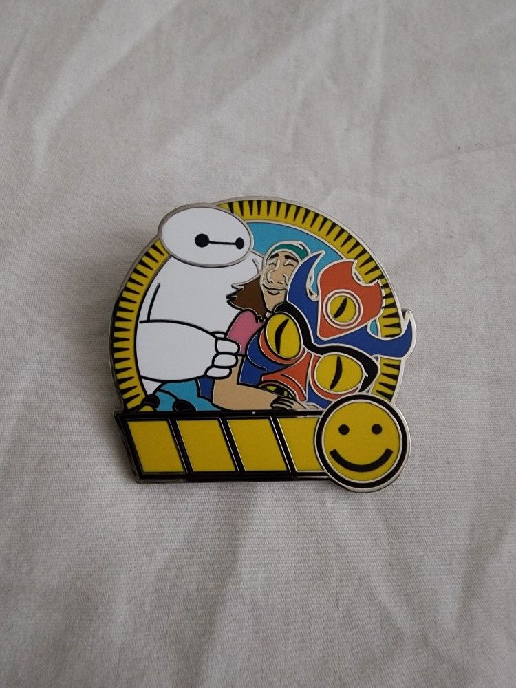 Disney Big Hero 6 Pin Mystery Box Baymax & Fred