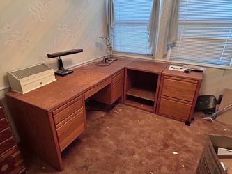 Free large desk