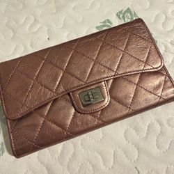 Authentic Channel Matelasse Trifold