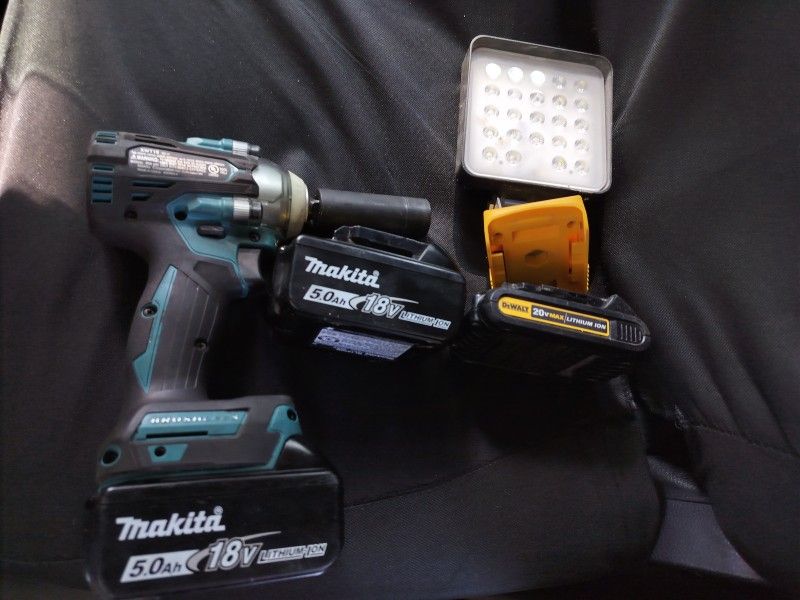 Makita Drill / DeWalt Light