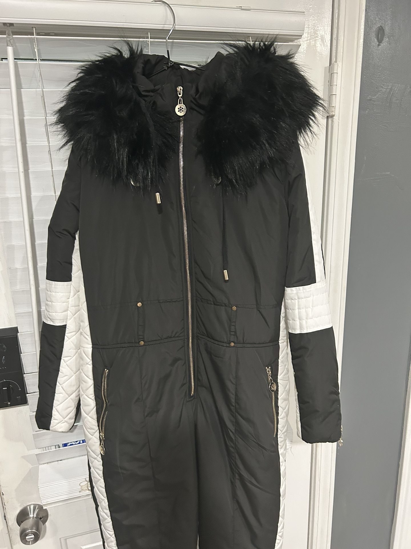 Ski jumper or snow jumper Women Medium