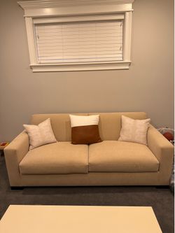 Modern Cream Upholstered Sofa – Excellent Condition