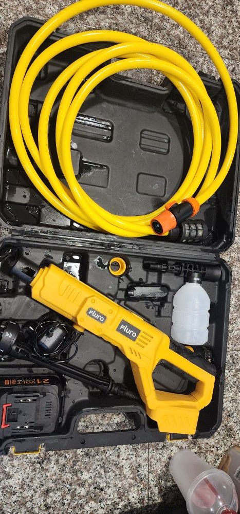Fluro Cordless Pressure Washer