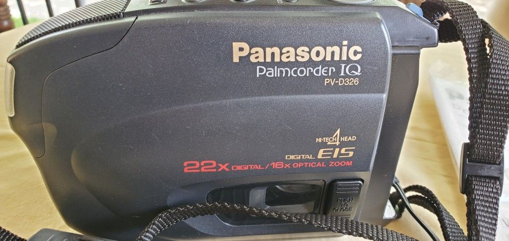 Vintage PANASONIC Palmcorder IQ VHS Camcorder PV-D426- Video Camera for