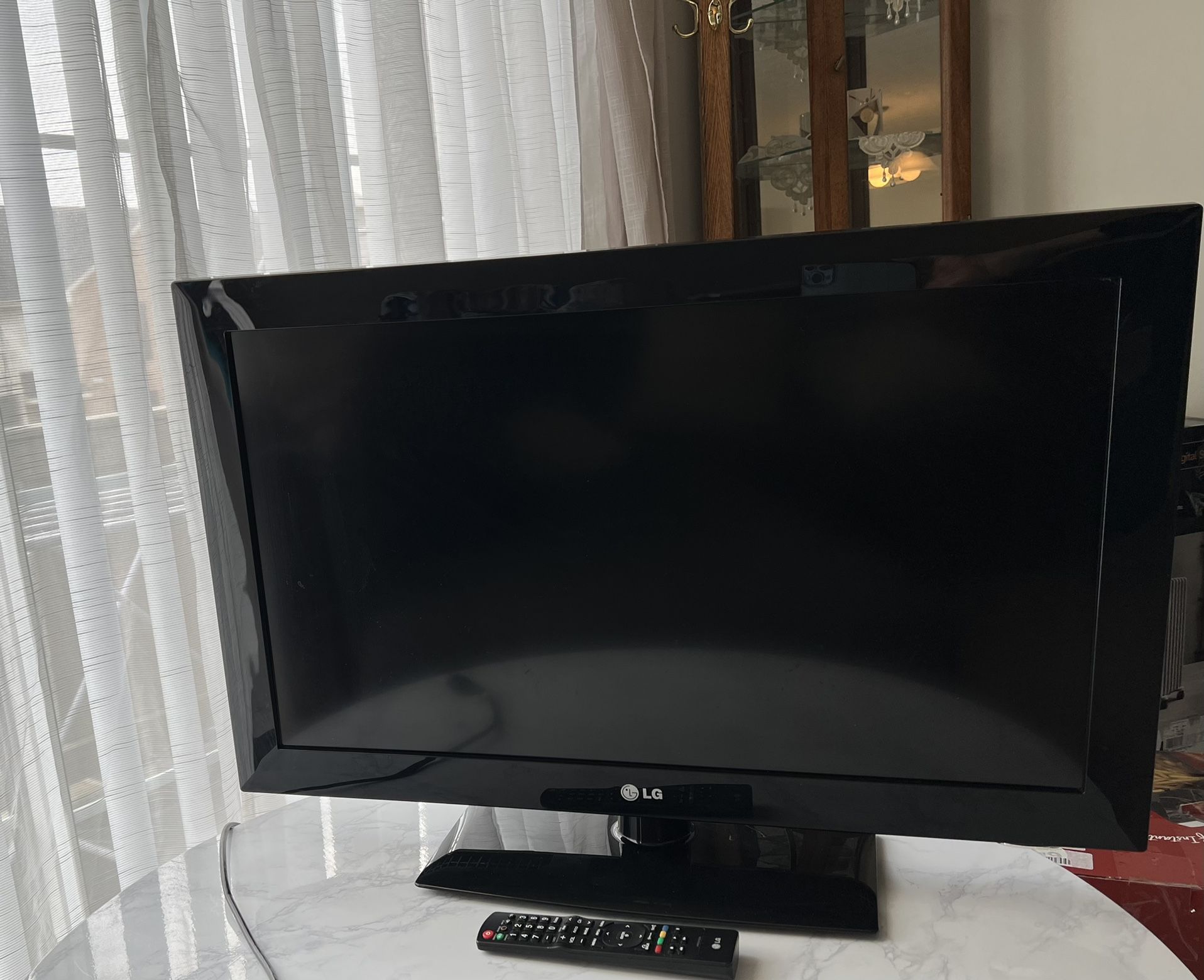LG TV 32LD450 32-Inch 1080p 60 Hz LCD HDTV With Remote