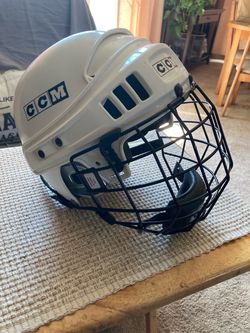 Kids hockey helmet
