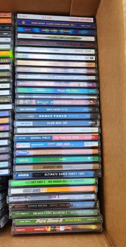 210 CD'S IN GOOD CONDITION $3 EACH PICKUP IN WEST BOCA  HOUSE, DANCE , DJ MIX ,RAP ,CLUB, PLUS R&B CLASSIC ROCK , FREE STYLE JUST ABOUT EVERYTHING 