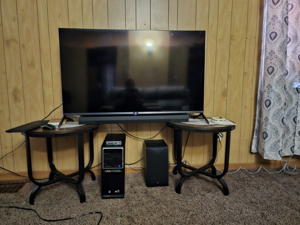 TLC ROKU 55INCH SMART TV