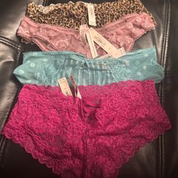 Underwear  Vs  Small 