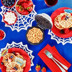 SPIDERWEB Mini Waffle Maker (White)