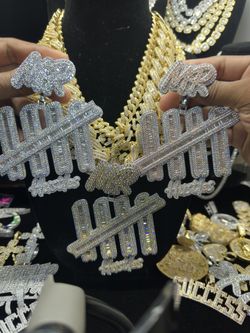 Mr 5 Hustles Pendant 