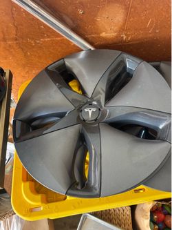 Tesla Model 3 wheel covers