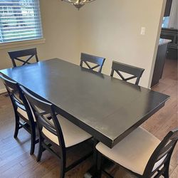 dining room set, table and 6 matching chairs.