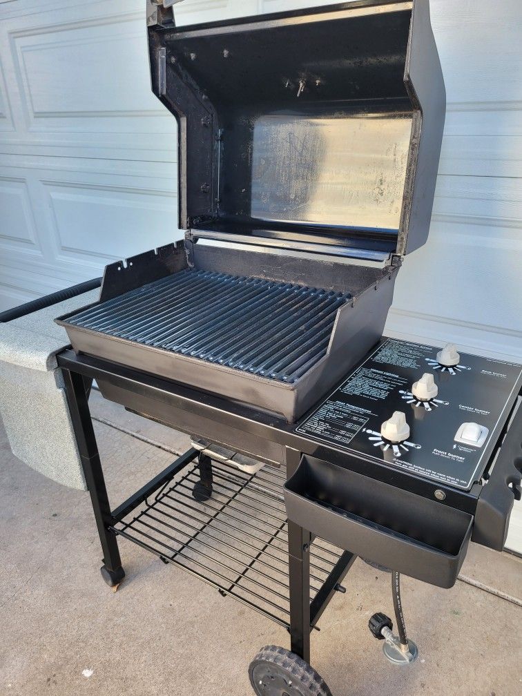 Weber Genesis Silver BBQ Grill Asador for Sale in Phoenix AZ