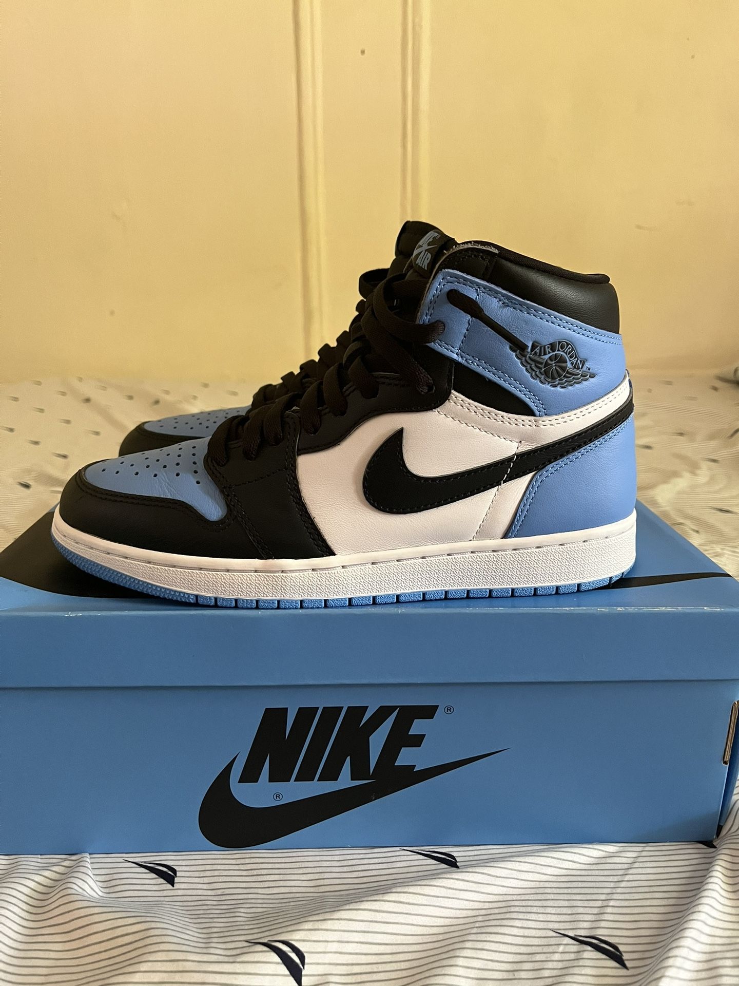 Jordan 1 Unc