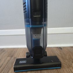 Black + Decker Black Vacuum