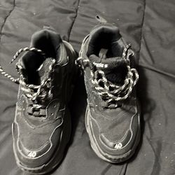 Balenciaga Triple S Black Sneakers Size 40  Shoot me your best offer!!!! Need quick money