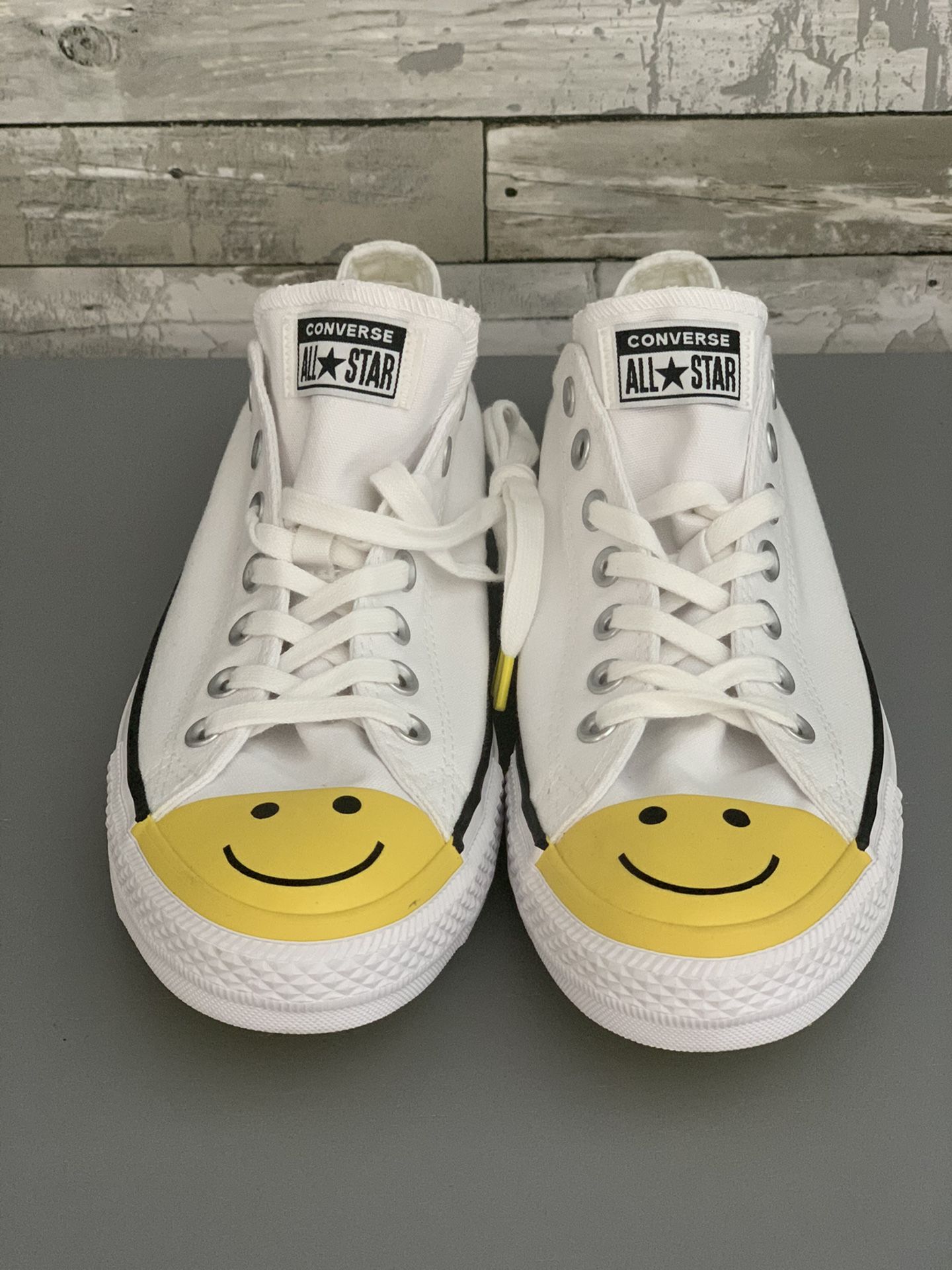 New Converse all star smiley face white size 10