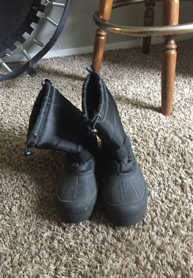 Boys size 7 Boots