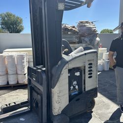 Crown Reach Forklift 