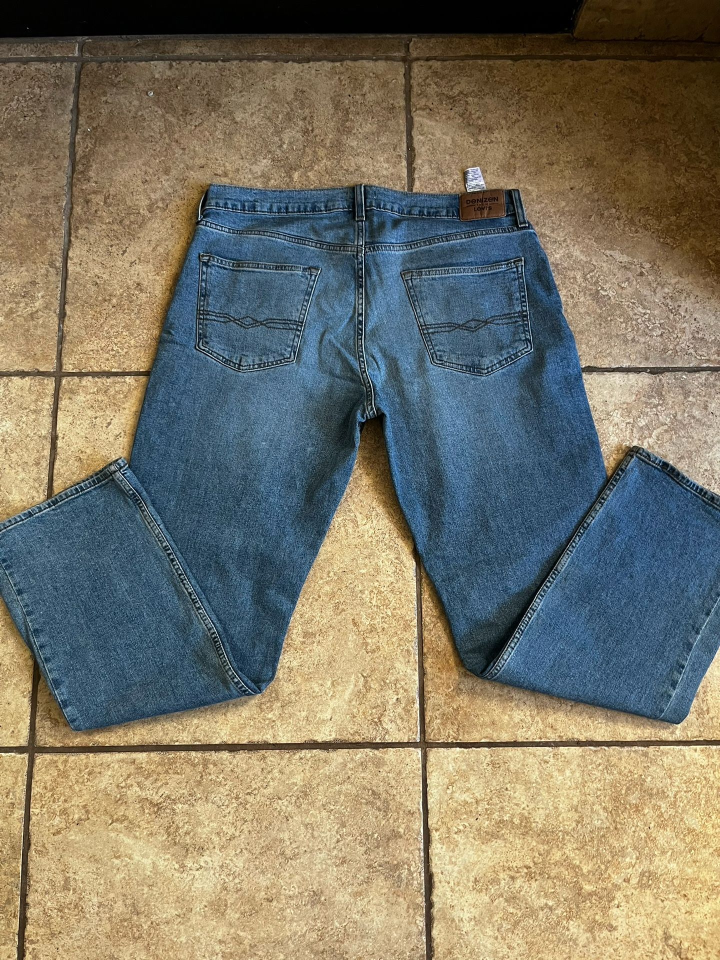 Levis baggy pants