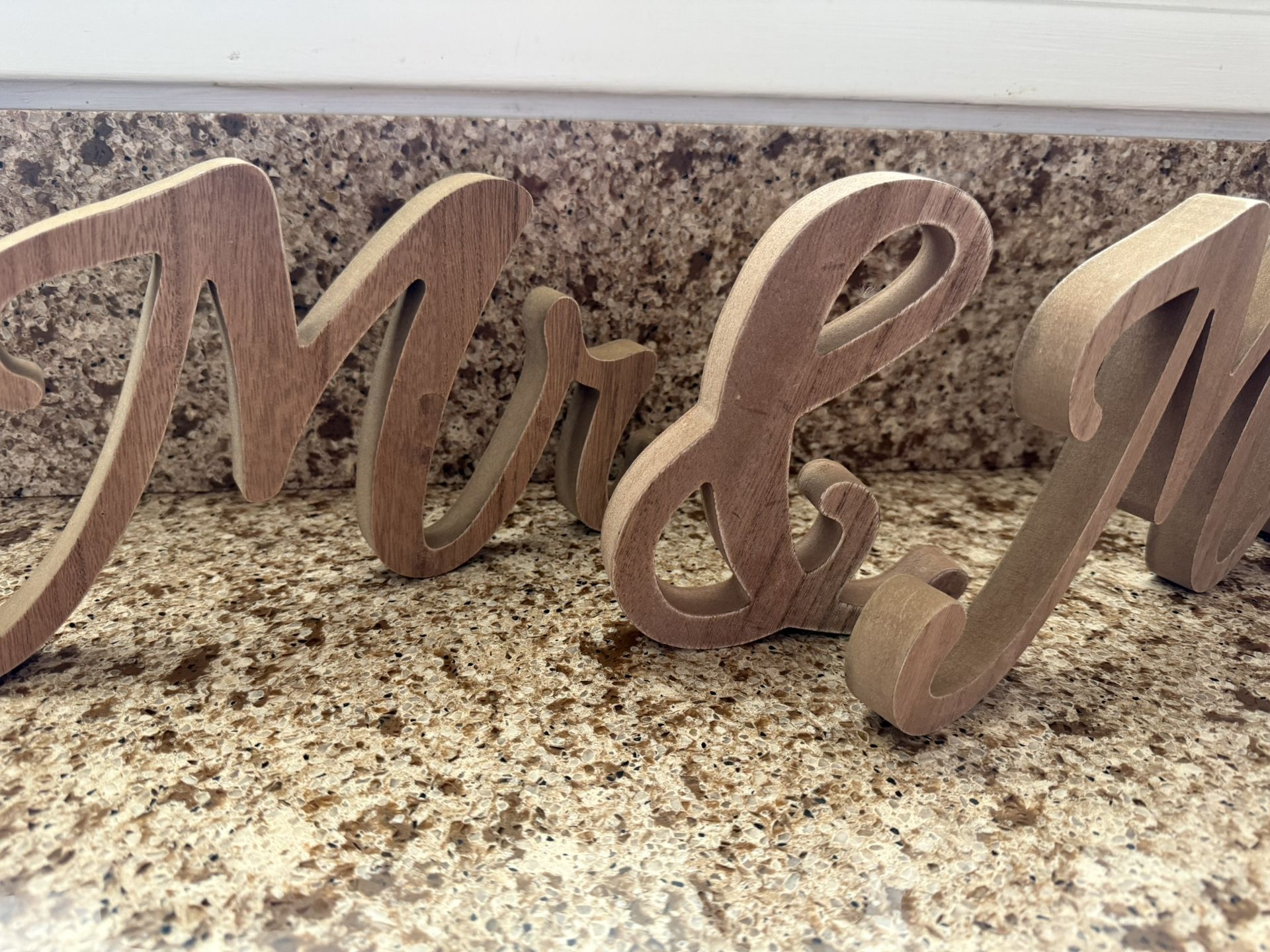 Mr & Mrs Sign