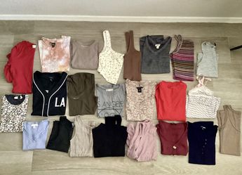 $15 FOR ALL - 23 pieces Lot of Women’s Junior’s Clothing Clothes XS Small T-Shirt Top Shirt Tank Crop