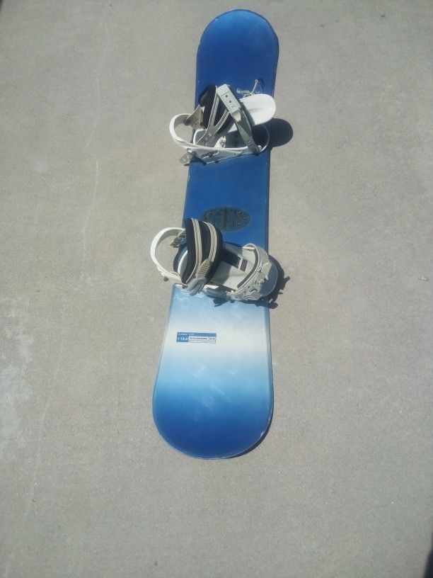 Salomon Unibody 400 Snowboard for Sale in Riverside, CA - OfferUp